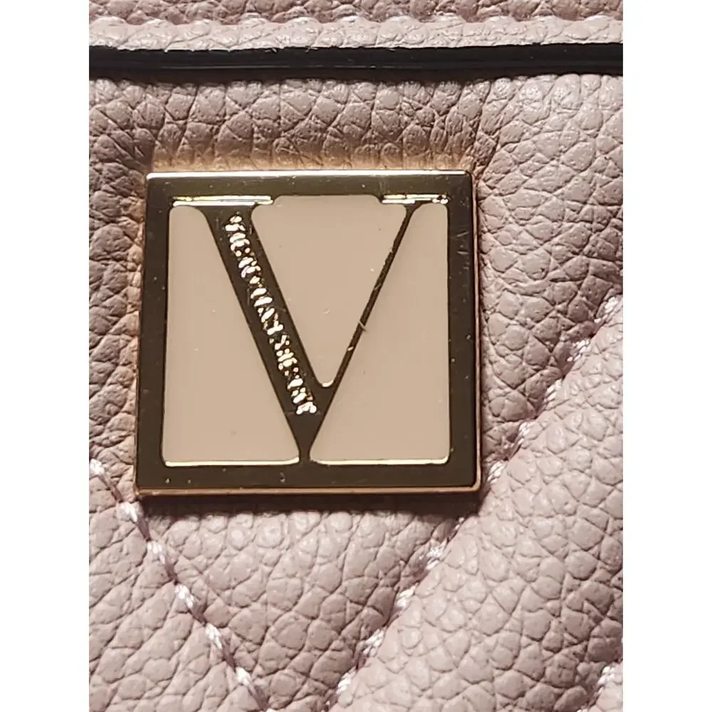 Victoria Secret Blush Chevron Quilted Zip Wallet - Picture 2 of 6
